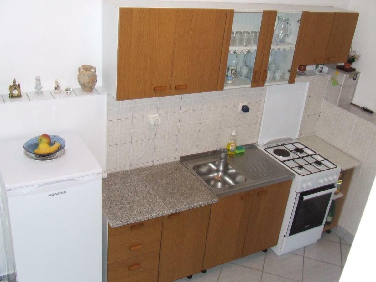 Вилла Kuca Za Odmor Matko House Matko Паг Экстерьер фото