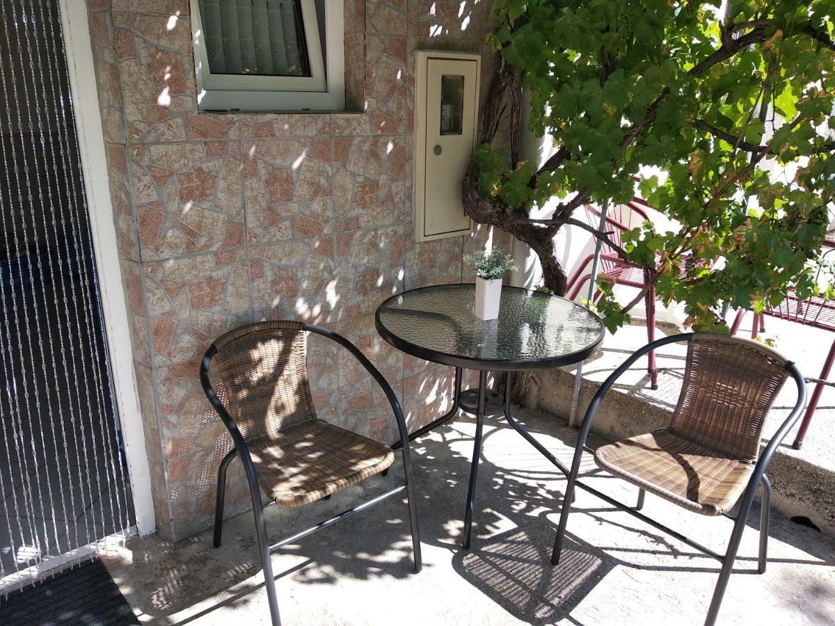 Вилла Kuca Za Odmor Matko House Matko Паг Экстерьер фото